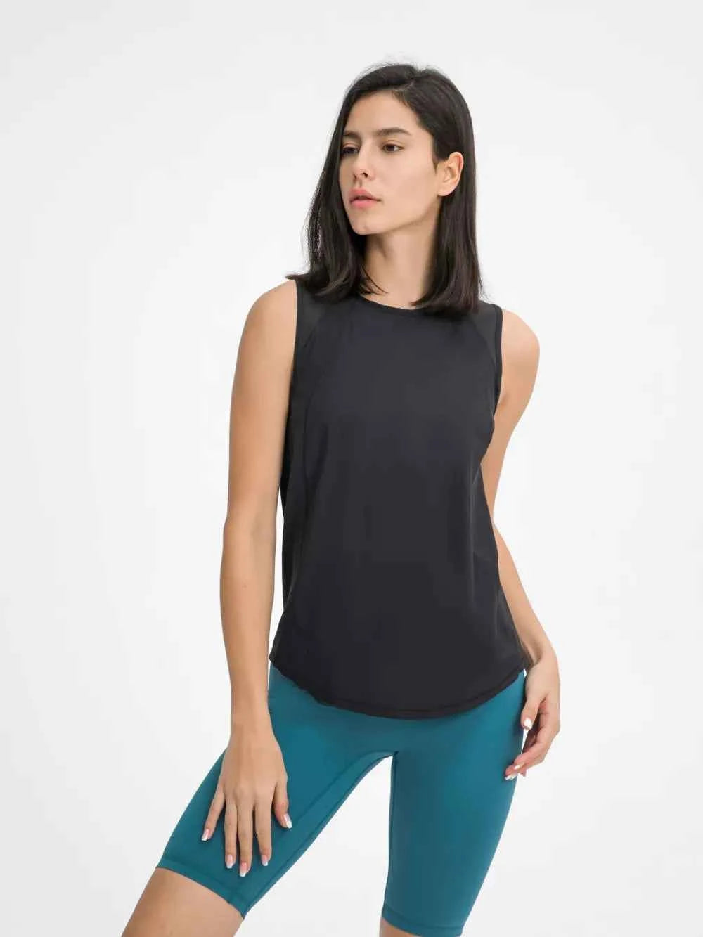 Jimena Tee
