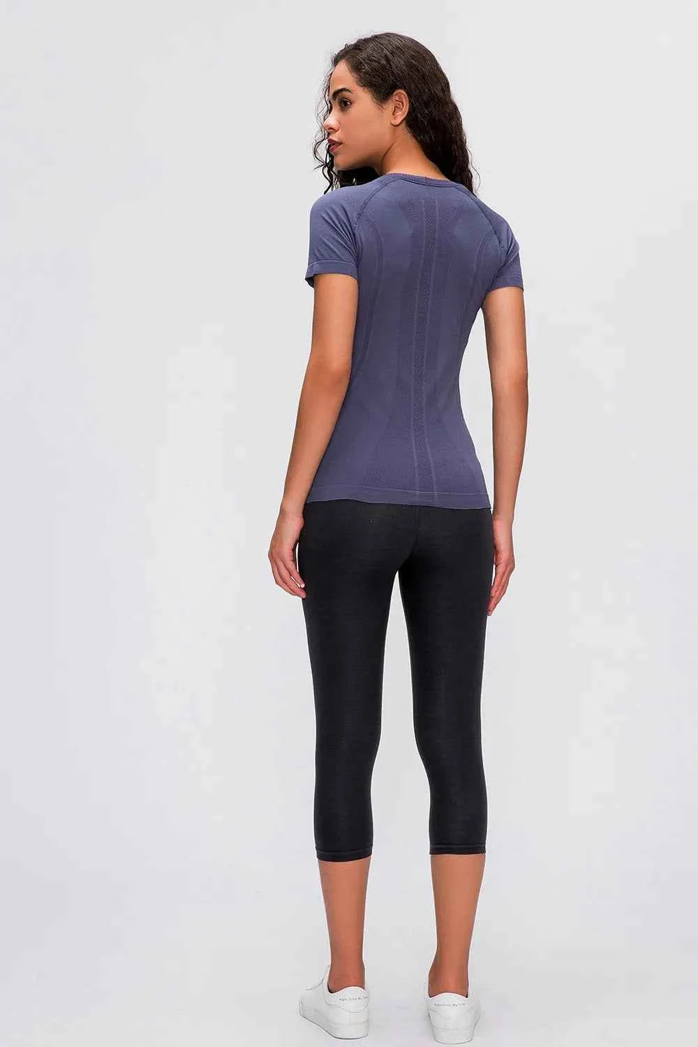 Isabela Tee