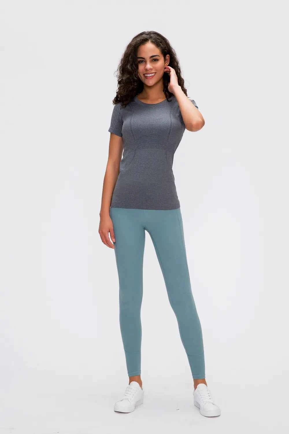 Isabela Tee