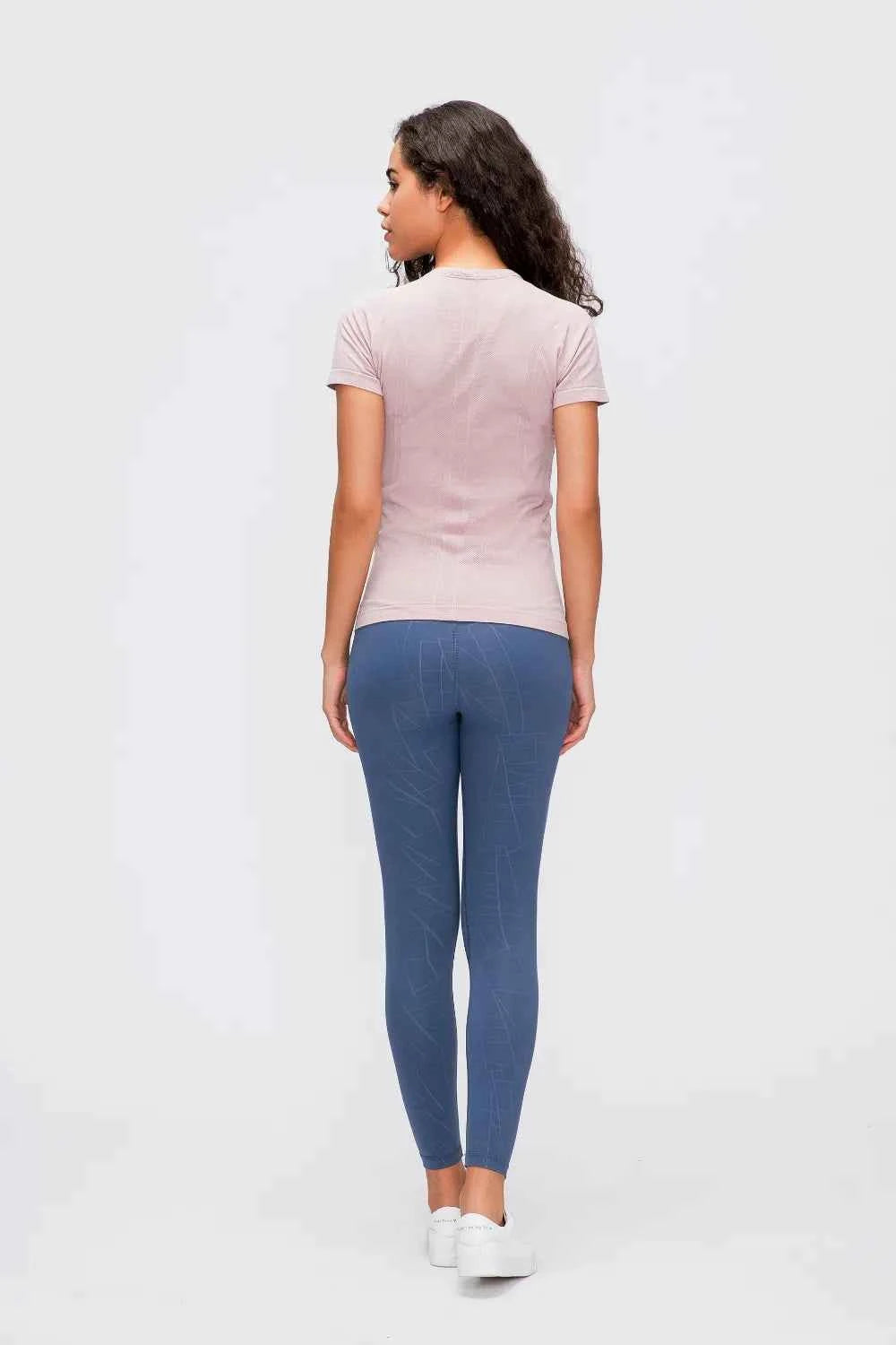 Isabela Tee